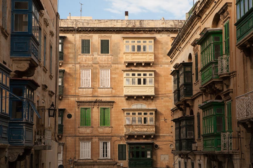 Valetta windows